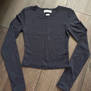 NWOT Aritzia Babaton contour long sleeve top